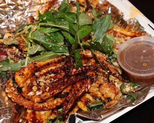 Grilled Squid with Salt & Spicy Sauce