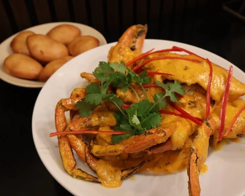 Mud Crab with Salted Egg Sauce